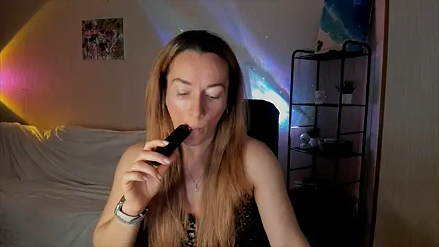 Snapshot of RebeccaMartinez chatting on November 2025 06:56:02 AM RebeccaMartinez online show from November 2025 06:56:02 AM