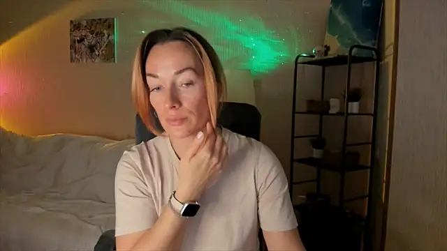 Snapshot of RebeccaMartinez chatting on November 2025 08:30:02 AM RebeccaMartinez online show from November 2025 08:30:02 AM