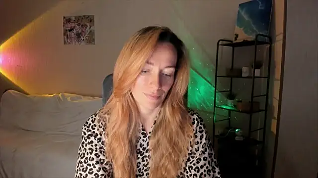 Snapshot of RebeccaMartinez chatting on October 2025 11:31:02 AM RebeccaMartinez online show from October 2025 11:31:02 AM