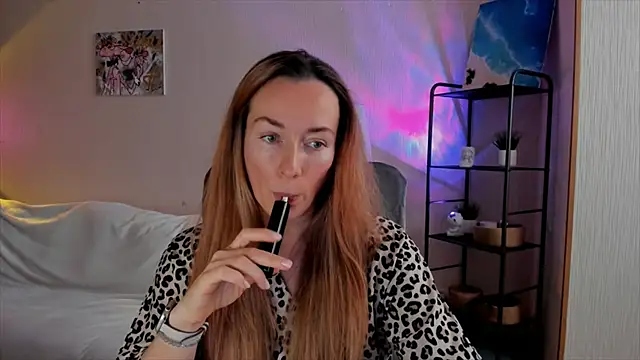 Snapshot of RebeccaMartinez chatting on November 2025 07:42:02 AM RebeccaMartinez online show from November 2025 07:42:02 AM