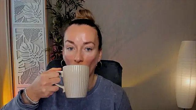 RebeccaMartinez online show from February 2026 06:25:01 AM