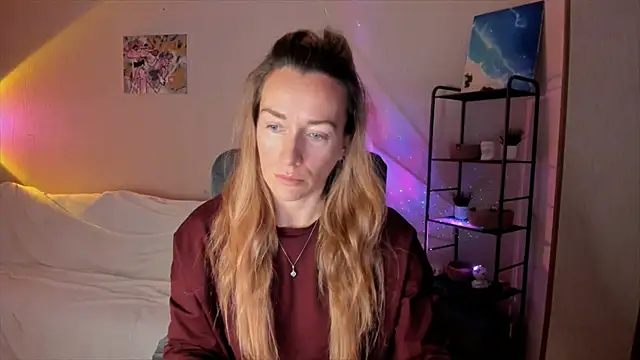 Snapshot of RebeccaMartinez chatting on October 2025 11:42:01 AM RebeccaMartinez online show from October 2025 11:42:01 AM