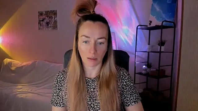 Snapshot of RebeccaMartinez chatting on December 2025 05:57:02 AM RebeccaMartinez online show from December 2025 05:57:02 AM