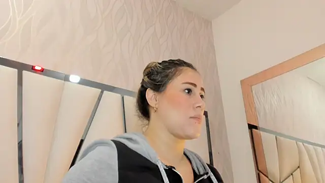 kimberly7  online show from October 2025 11:41:02 AM