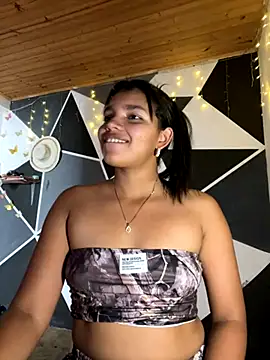 Snapshot of emilyharber chatting on October 2025 08:43:02 PM emilyharber online show from October 2025 08:43:02 PM