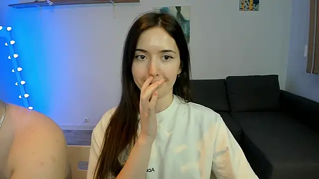 PollyFlame online show from April 2026 08:37:02 PM