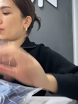 Snapshot of Sweet_Lollypop chatting on October 2025 06:23:01 AM Sweet Lollypop online show from October 2025 06:23:01 AM