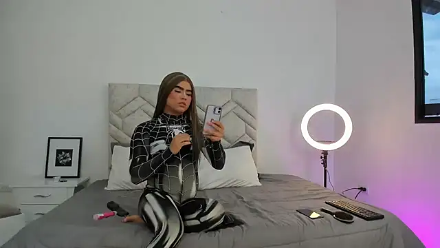 Snapshot of LauraBonnet7 chatting on December 2024 12:55:02 PM LauraBonnet7 online show from December 2024 12:55:02 PM