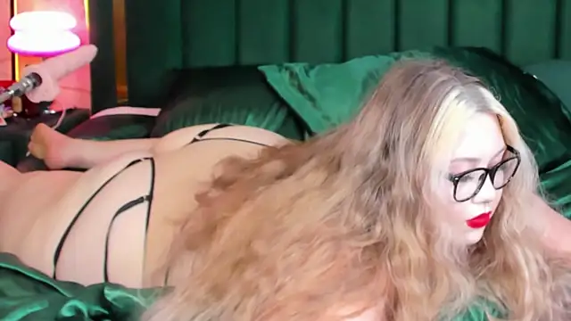 rosal1a online show from April 2026 11:28:01 PM