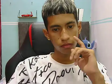 Angelstripboy online show from March 2026 04:24:02 PM