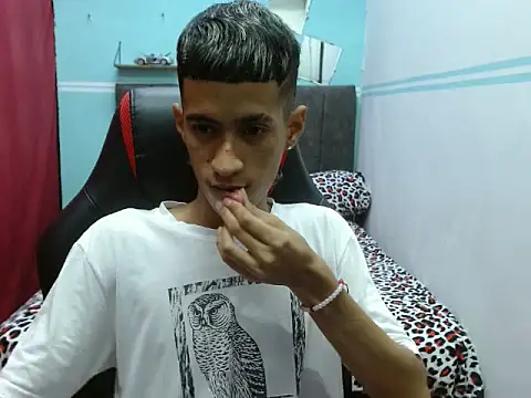 Angelstripboy online show from October 2025 10:10:02 PM