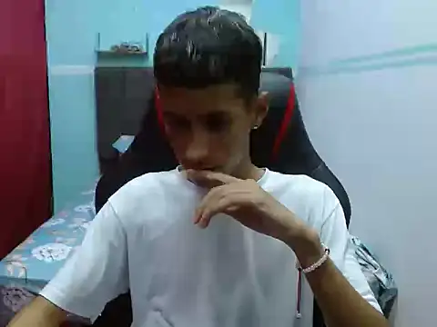 Angelstripboy online show from October 2025 04:16:01 AM