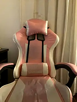 Snapshot of LittleBabyCat22 chatting on September 2025 03:13:02 AM LittleBabyCat22 online show from September 2025 03:13:02 AM