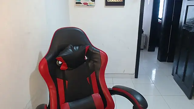 Liamiler01  online show from February 2026 03:53:02 PM