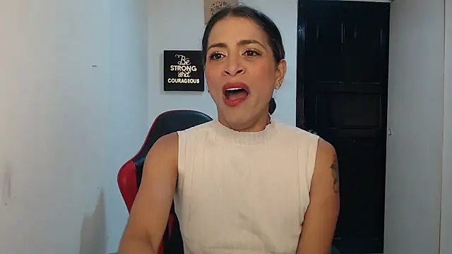 Liamiler01  online show from November 2025 12:20:01 PM