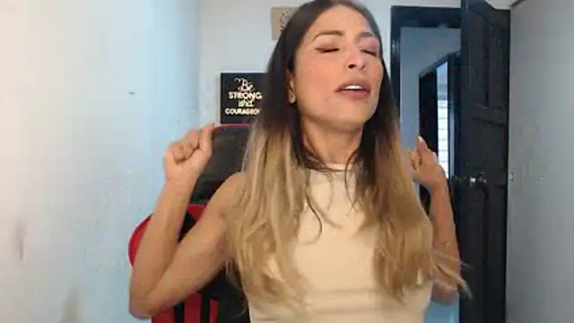 Liamiler01  online show from October 2025 12:26:02 PM