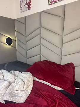 Liamiler01  online show from February 2026 04:01:02 AM