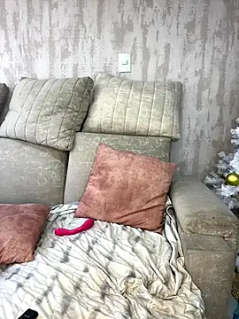 Liamiler01  online show from December 2025 12:43:02 PM