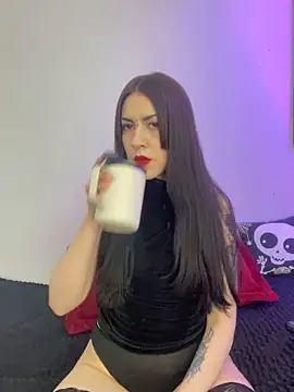 Amy Aloqua online show from October 2025 03:22:01 PM