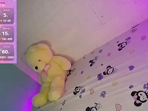 Snapshot of katie_white chatting on September 2025 09:37:01 AM katie white online show from September 2025 09:37:01 AM