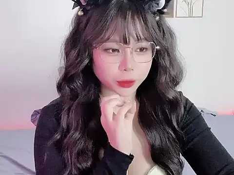   Lyly   online show from October 2025 01:59:01 AM