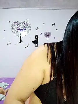 Snapshot of violet_moore chatting on January 2025 11:44:02 PM violet moore online show from January 2025 11:44:02 PM