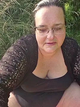 XxGipsyxX online show from June 2026 04:12:01 PM