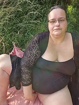 XxGipsyxX online show from June 2026 04:24:01 PM