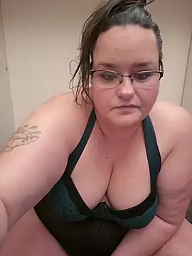 XxGipsyxX online show from April 2026 12:17:01 PM