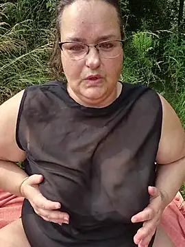 XxGipsyxX online show from June 2026 02:45:01 PM