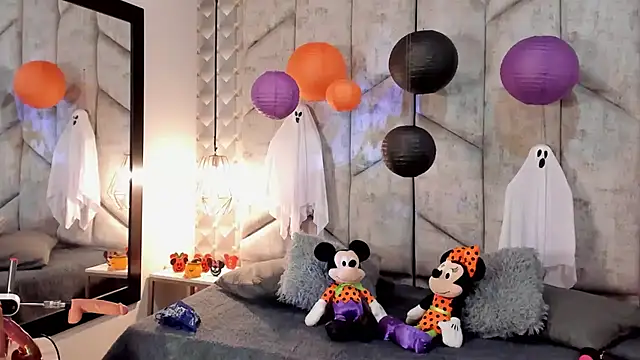 NiicolleMiller online show from October 2025 11:41:02 AM