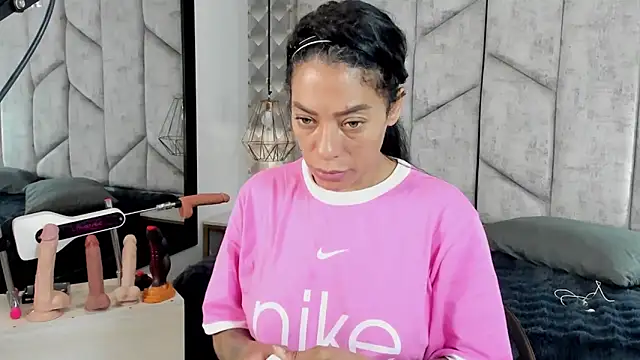 NiicolleMiller online show from November 2025 11:37:01 AM