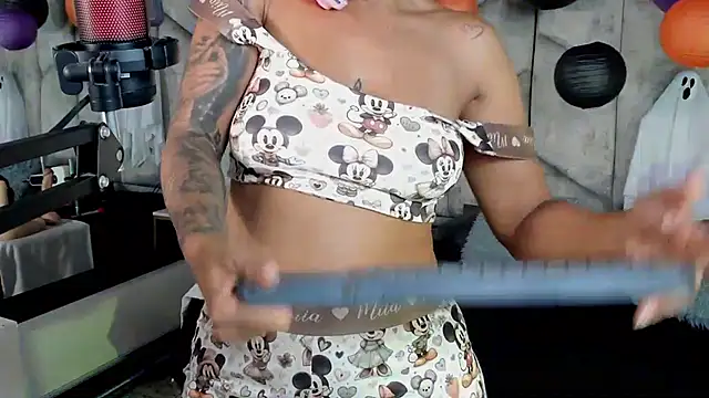 NiicolleMiller online show from October 2025 11:27:02 PM