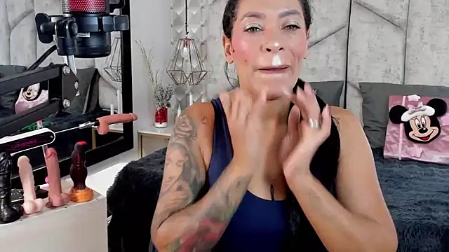 NiicolleMiller online show from November 2025 12:09:02 PM