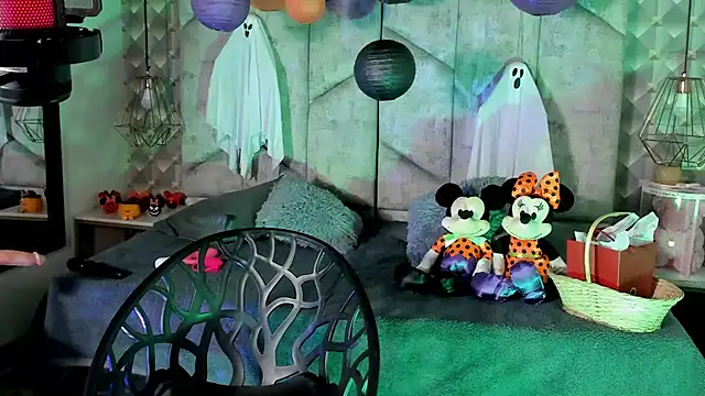 NiicolleMiller online show from October 2025 11:45:02 PM