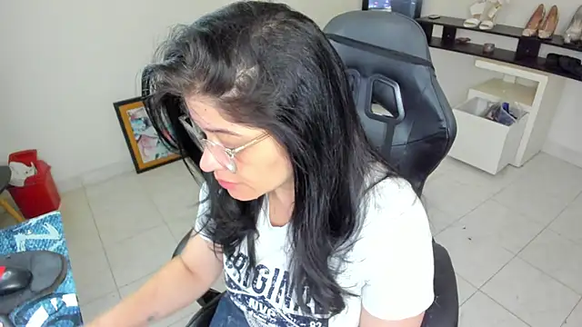 BellaFlaming online show from May 2026 10:40:02 AM