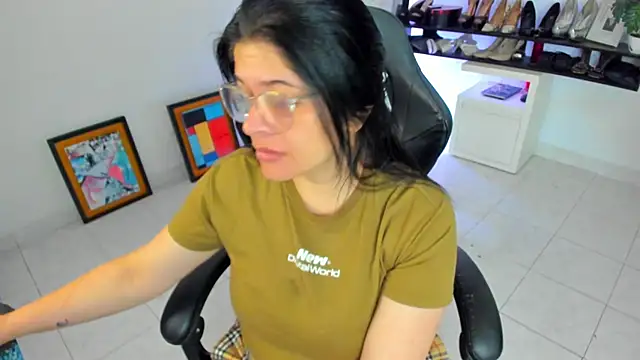 BellaFlaming online show from April 2026 10:31:01 AM