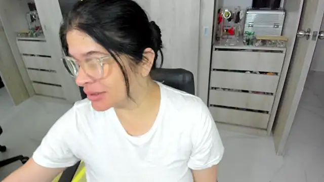 BellaFlaming online show from May 2026 10:54:01 AM
