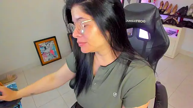 BellaFlaming online show from April 2026 11:06:01 AM