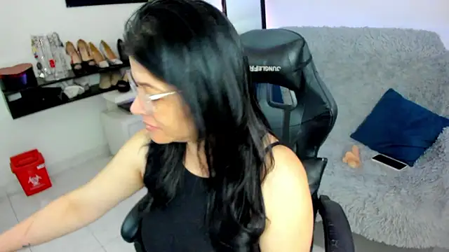 BellaFlaming online show from March 2026 10:42:01 AM