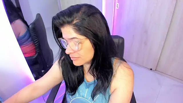BellaFlaming online show from May 2026 10:43:01 AM