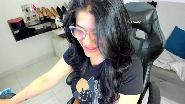 BellaFlaming online show from March 2026 10:41:02 AM