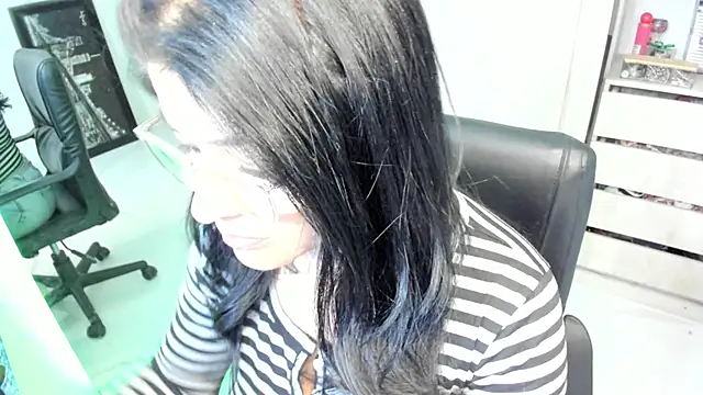 Snapshot of BellaFlaming chatting on June 2026 11:11:01 AM BellaFlaming online show from June 2026 11:11:01 AM