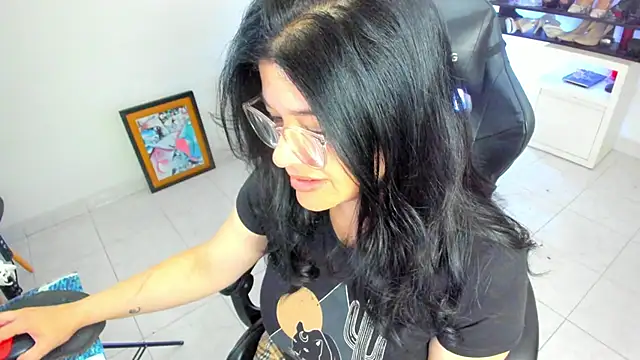 BellaFlaming online show from April 2026 11:17:02 AM