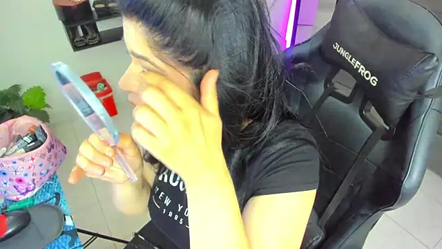 BellaFlaming online show from November 2025 11:21:02 AM