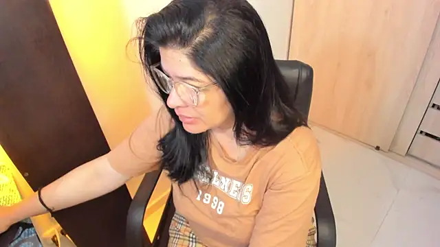 BellaFlaming online show from May 2026 10:11:02 AM