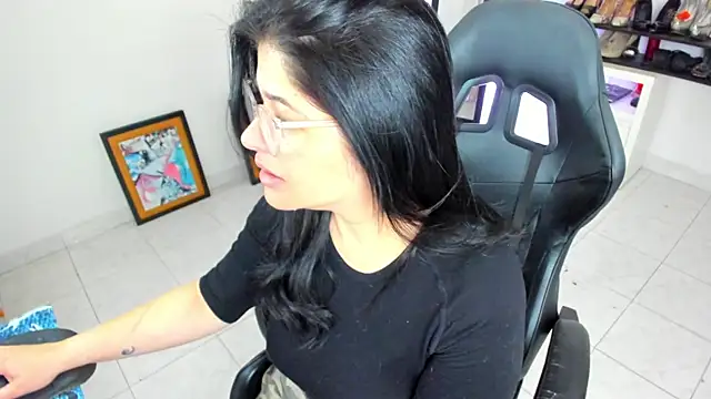 BellaFlaming online show from April 2026 11:25:02 AM