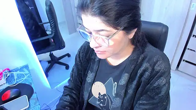 Snapshot of BellaFlaming chatting on June 2026 10:59:02 AM BellaFlaming online show from June 2026 10:59:02 AM