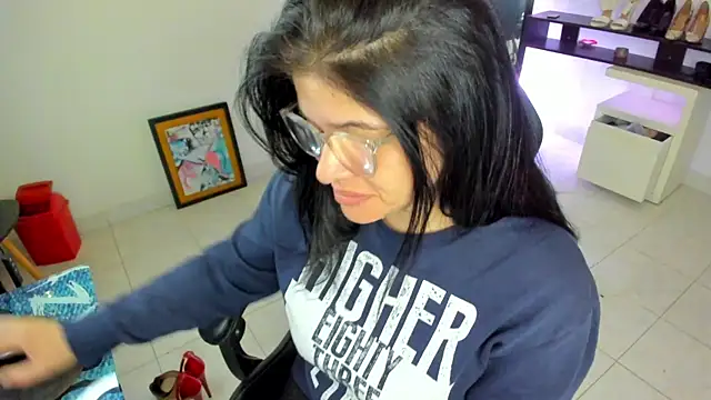 BellaFlaming online show from April 2026 10:41:01 AM