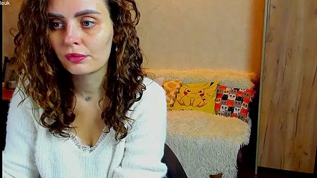 mia grantes online show from October 2025 06:10:01 PM